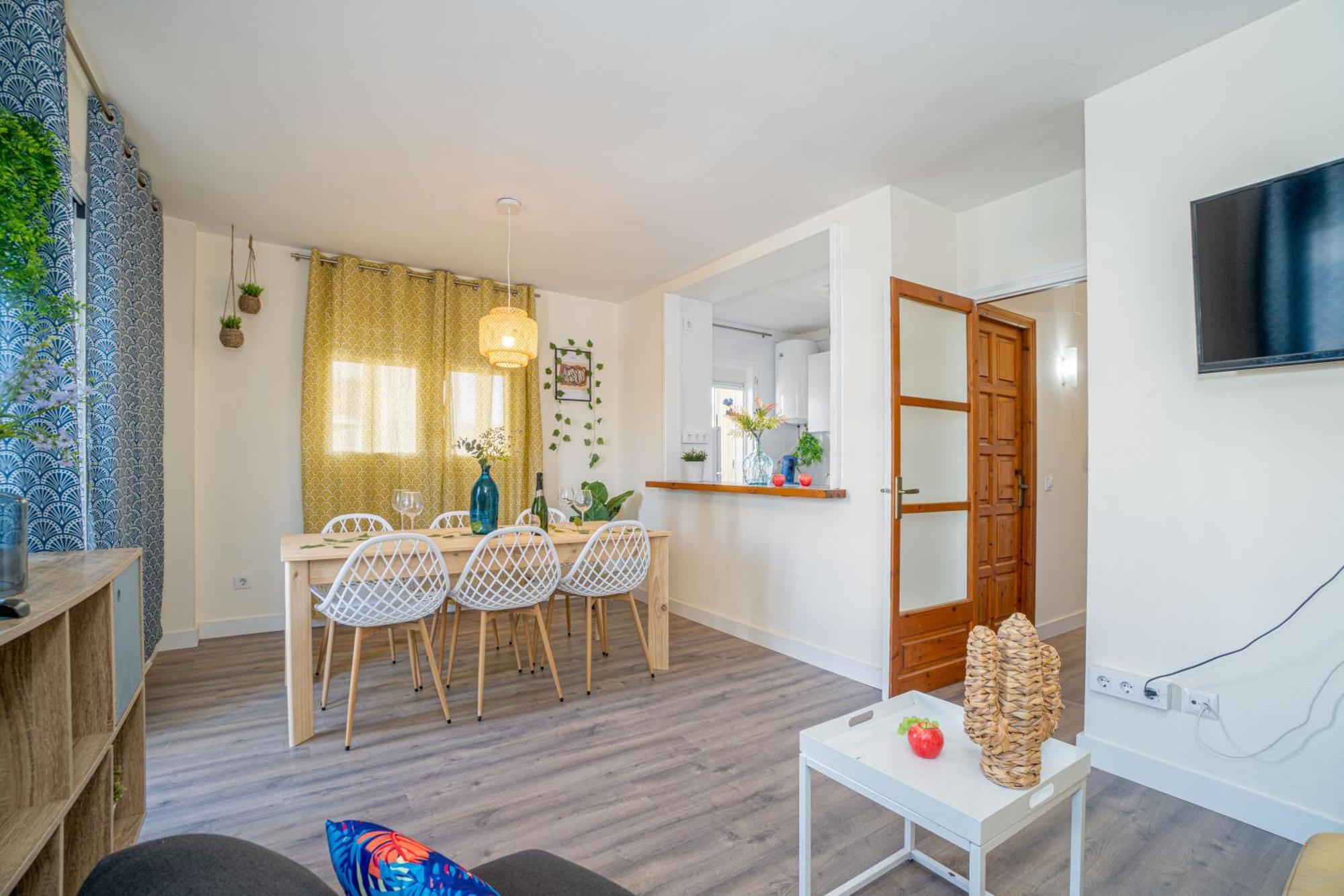 Est1-Spaciouss Appartment In The Beach, Bbq, Downtonwn, Parking, Fast Wifi Fibre Roses Esterno foto