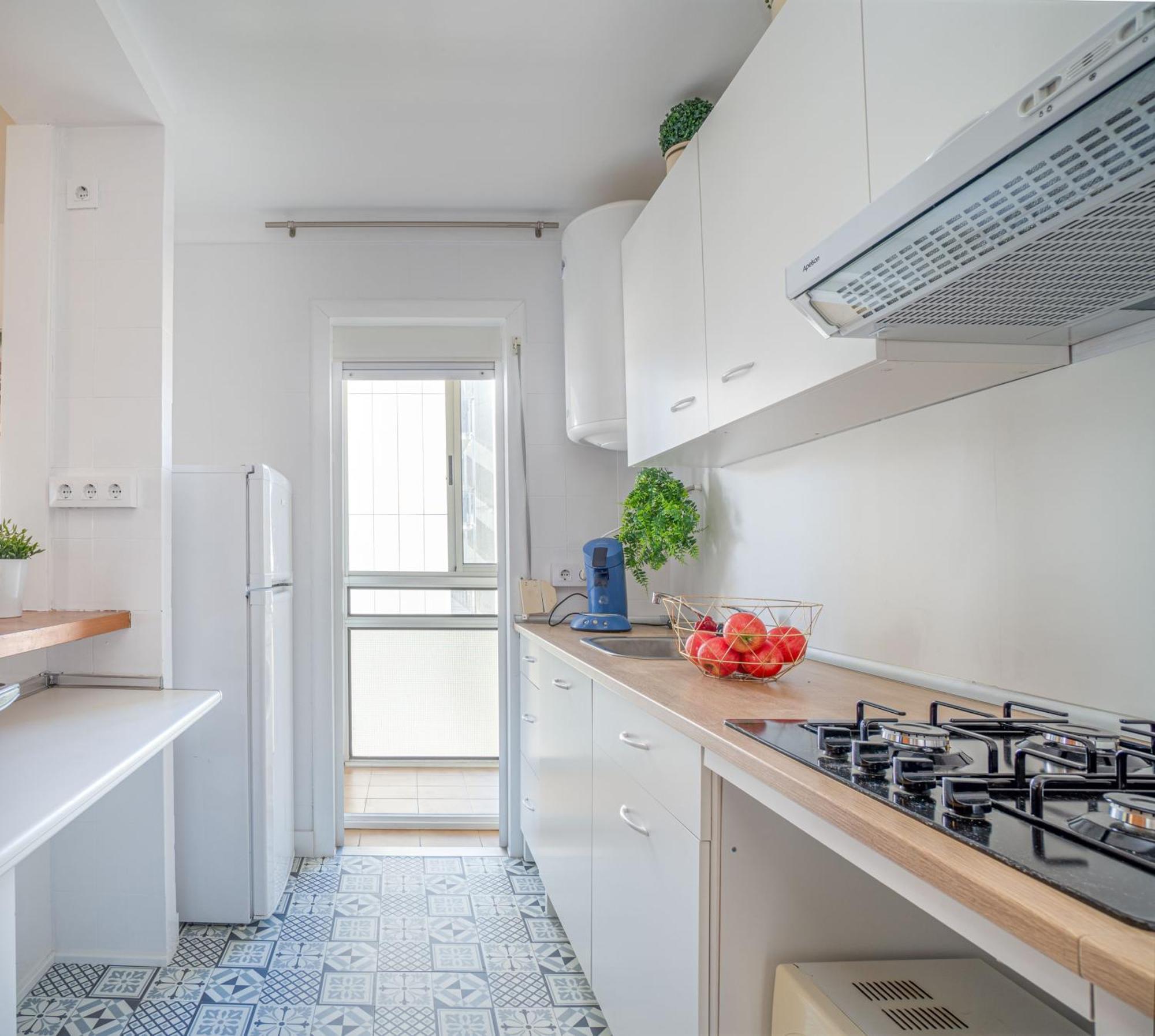 Est1-Spaciouss Appartment In The Beach, Bbq, Downtonwn, Parking, Fast Wifi Fibre Roses Esterno foto
